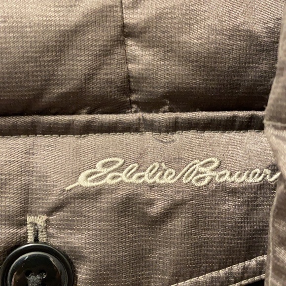 Eddie Bauer Brown thigh length fiber fill coat.XL. - Picture 3 of 3